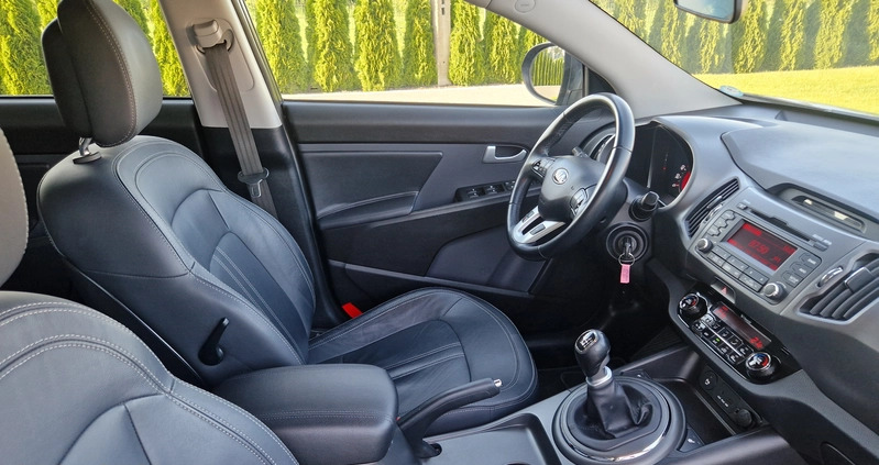 Kia Sportage cena 48999 przebieg: 143000, rok produkcji 2013 z Chęciny małe 781